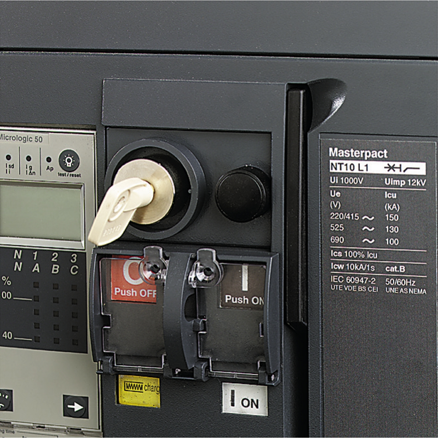 47512 – BPFE pushbutton - 1 NO - for Masterpact NT | Schneider Electric